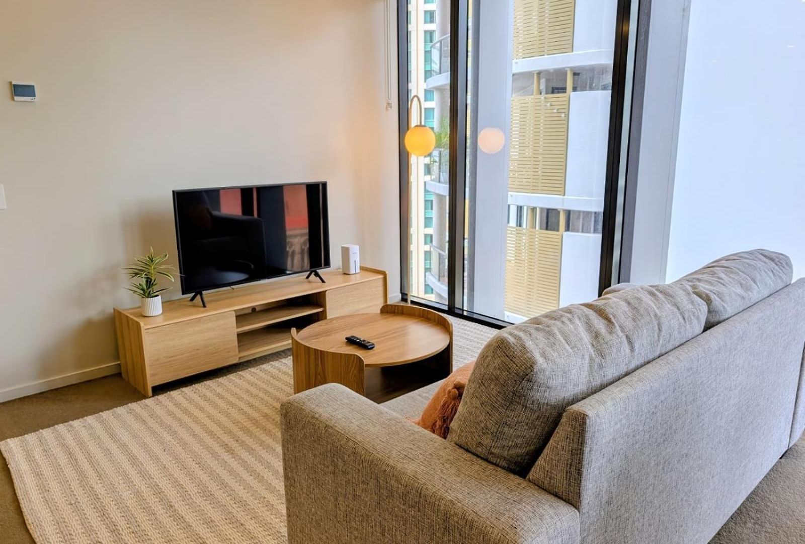 Premium Unit W/ Rooftop Pool In The Heart *