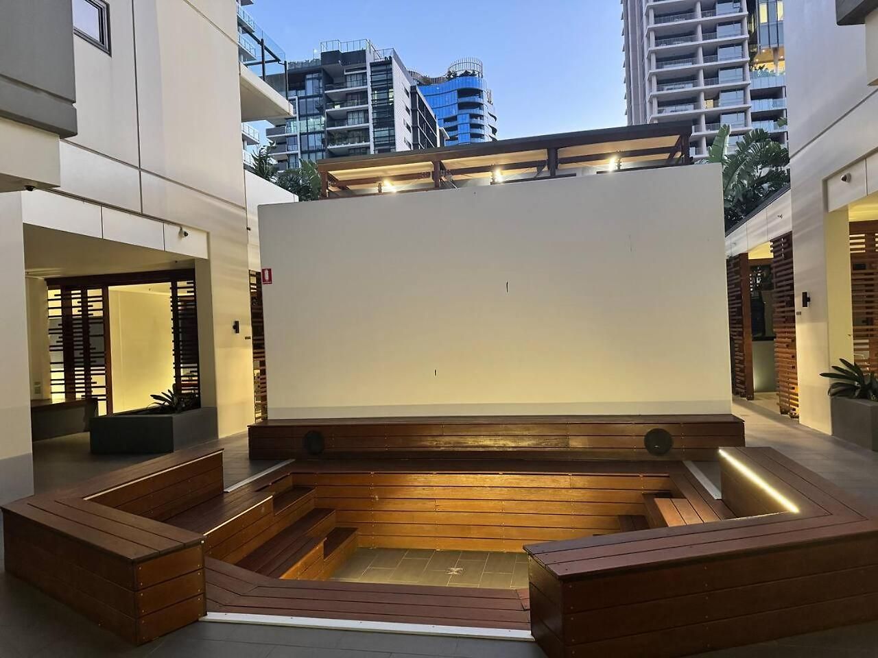 27fl River & Views + Balcony, Pool & Parking - * Brisbane