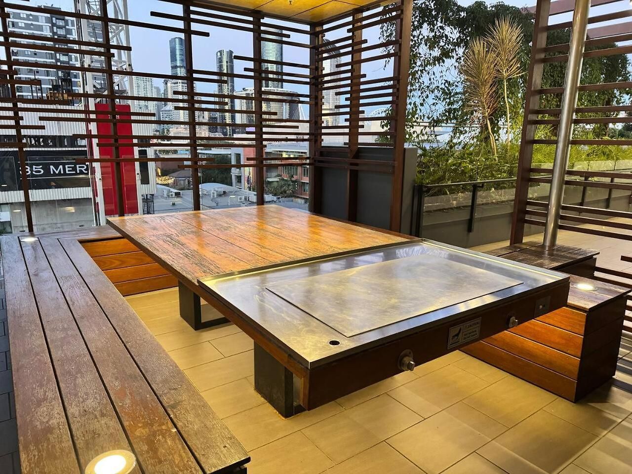 27fl River & Views + Balcony, Pool & Parking - Apartment
