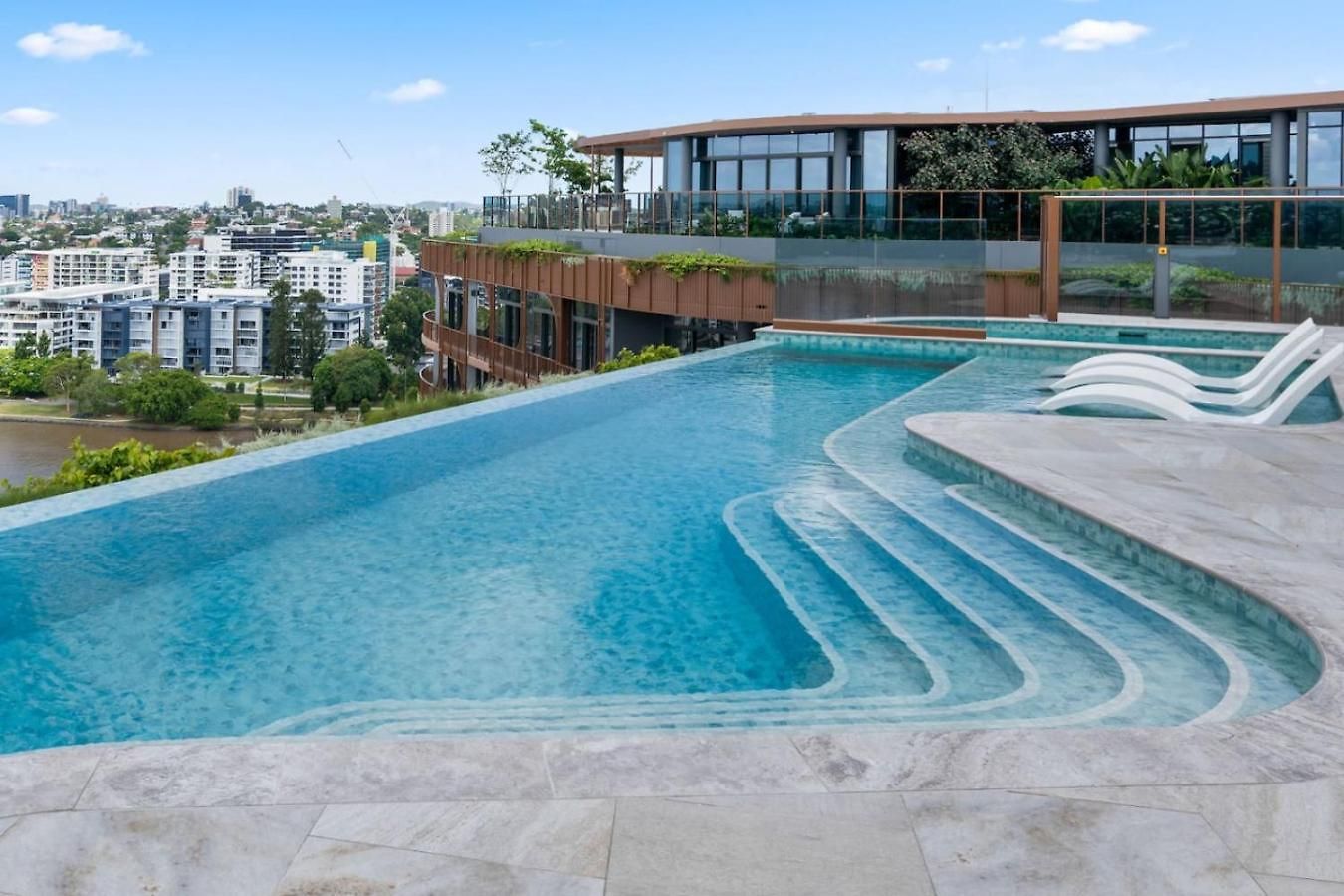 Modern 2br On Coronation Drive, Toowong
