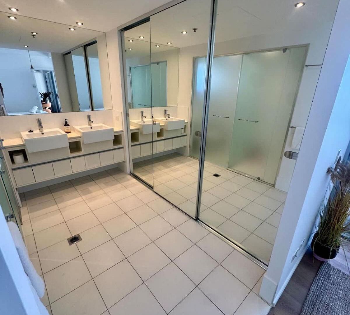 Apartment Skyline Escape - 3 Bedroom With River Views Brisbane