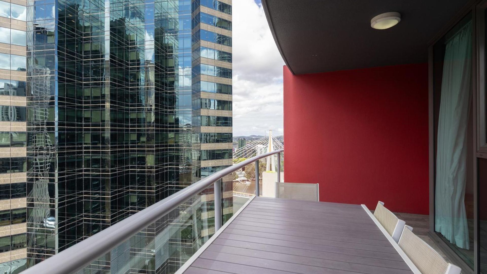 Apartment Story Bridge Views In Cbd