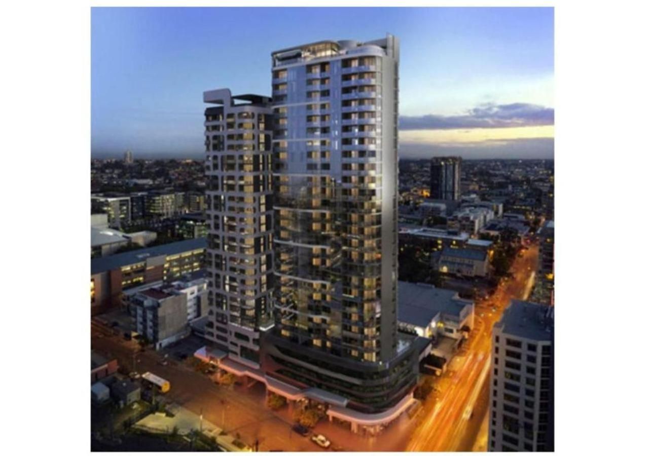 Apartment Contemporary 2br W Deck And Bbq Access *