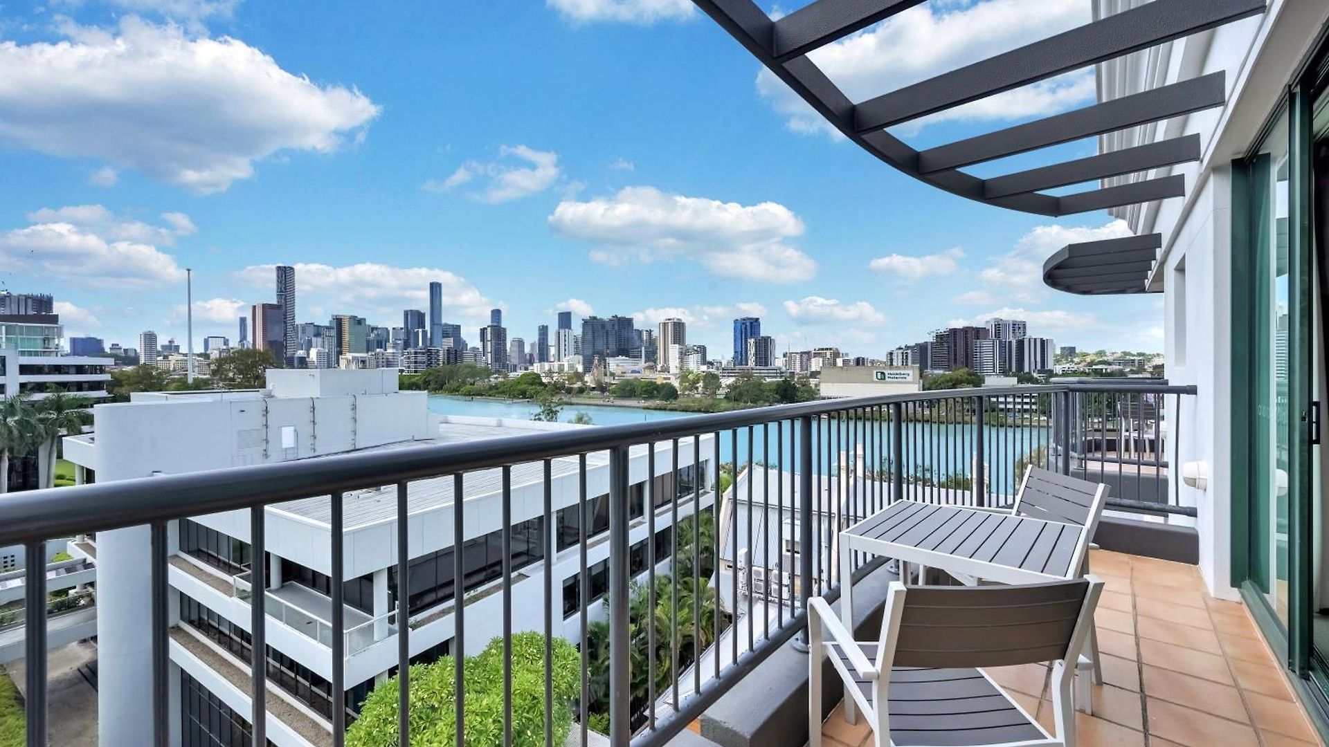 Aparthotel Cosmo Brisbane