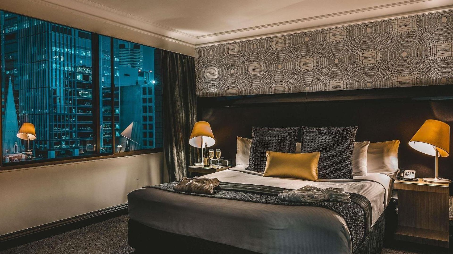 Pullman King George Square 5*