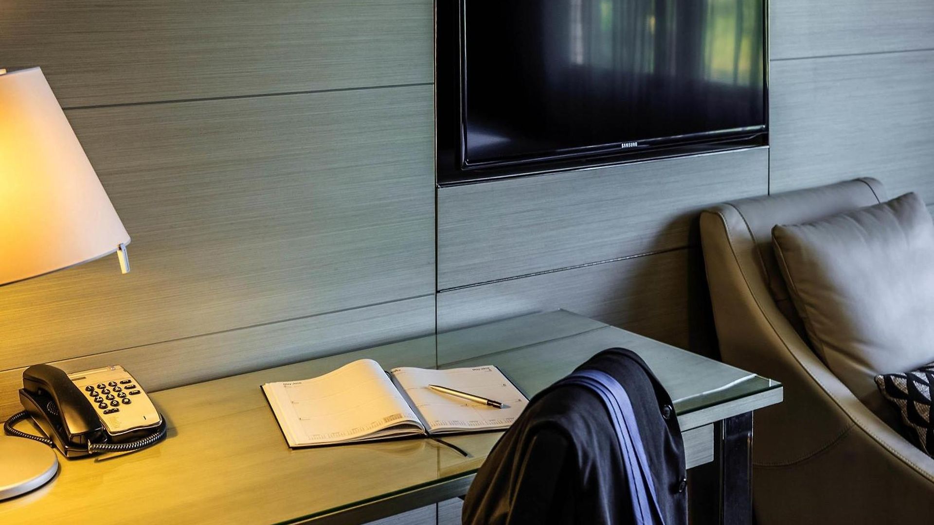 Pullman King George Square Hotel 5*