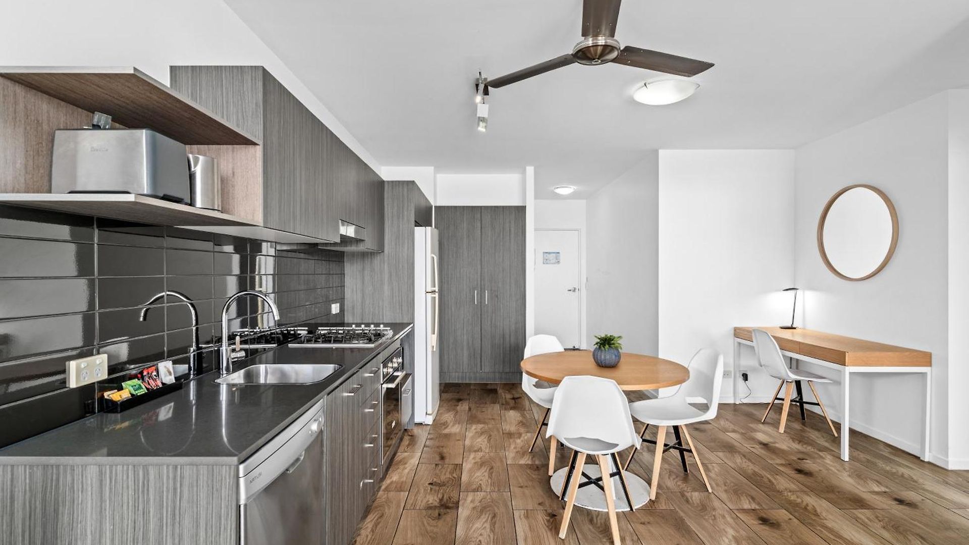 Aparthotel Direct Collective - Pavilion And Governor On Brookes 4*