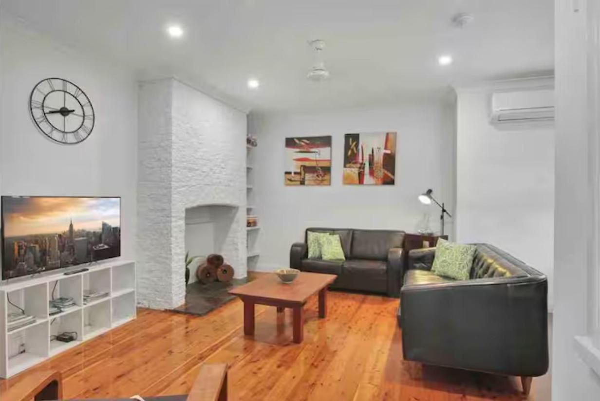 4 Bedroom House - Walk To Southbank * Brisbane