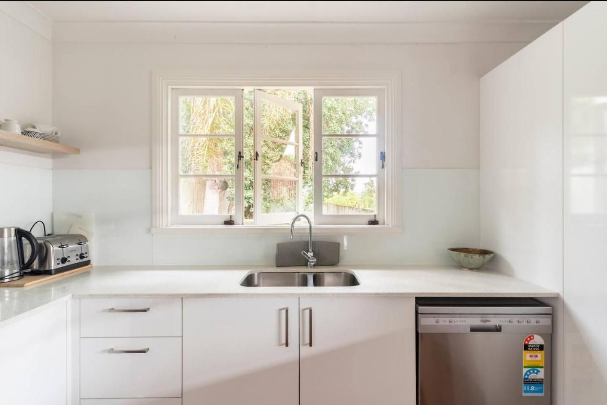 4 Bedroom House - Walk To Southbank Holiday home Brisbane