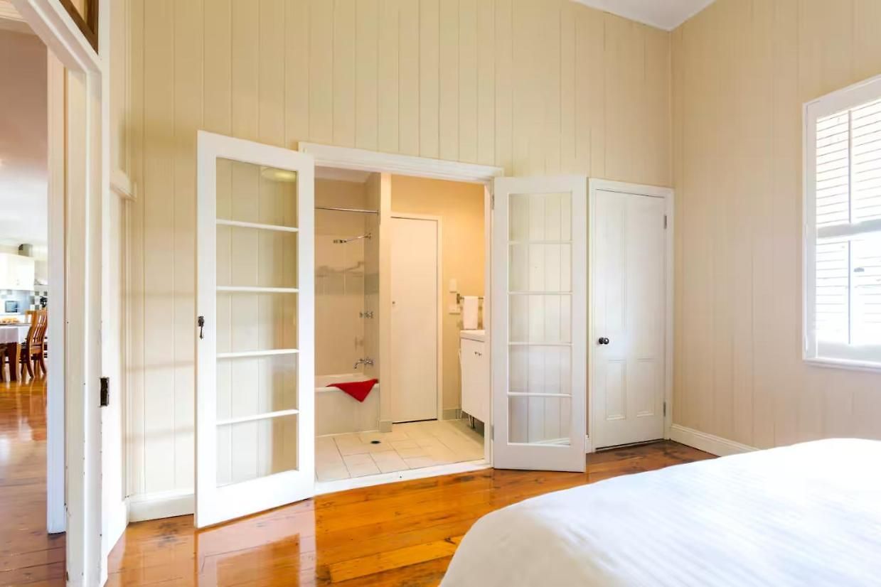 4 Bedroom House - Walk To Southbank Holiday home Brisbane