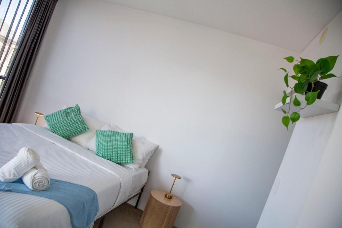 Apartment Luxury Penthouse In Cbd 4 Bed - 4 Bath *