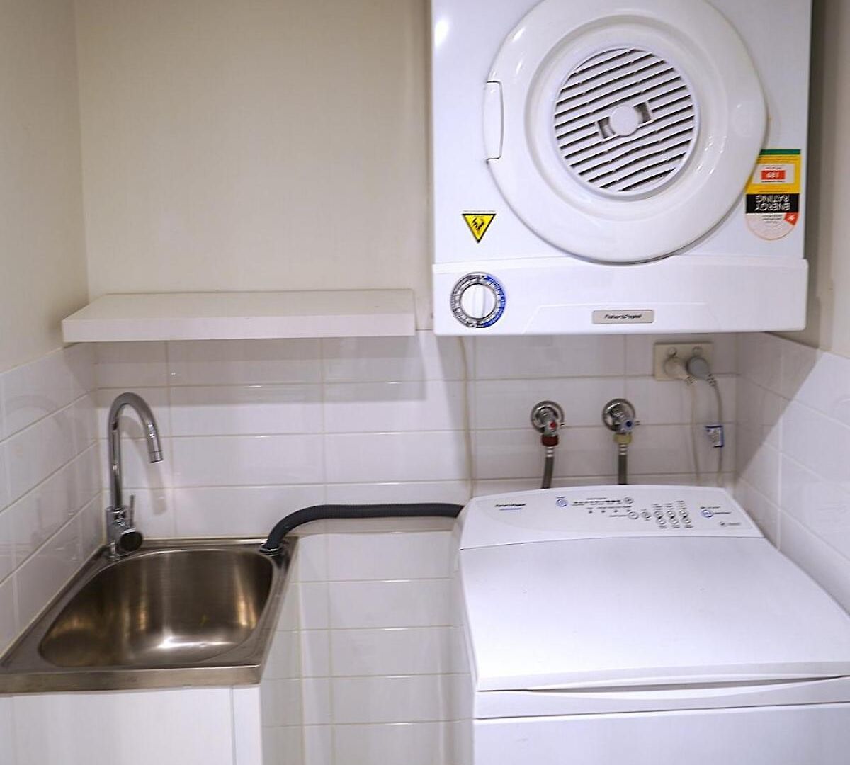 Inner-city 1br Near Showgrounds Apartment