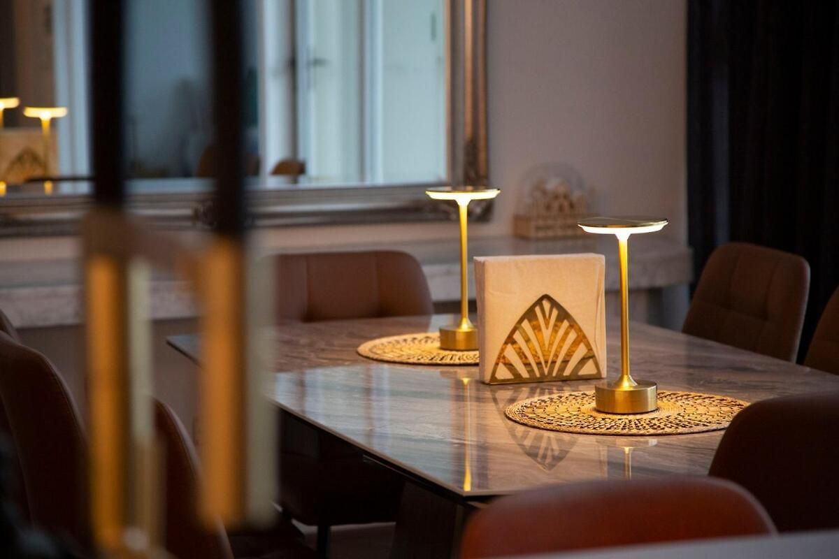 Luxury Penthouse In Cbd 4 Bed - 4 Bath Apartment *
