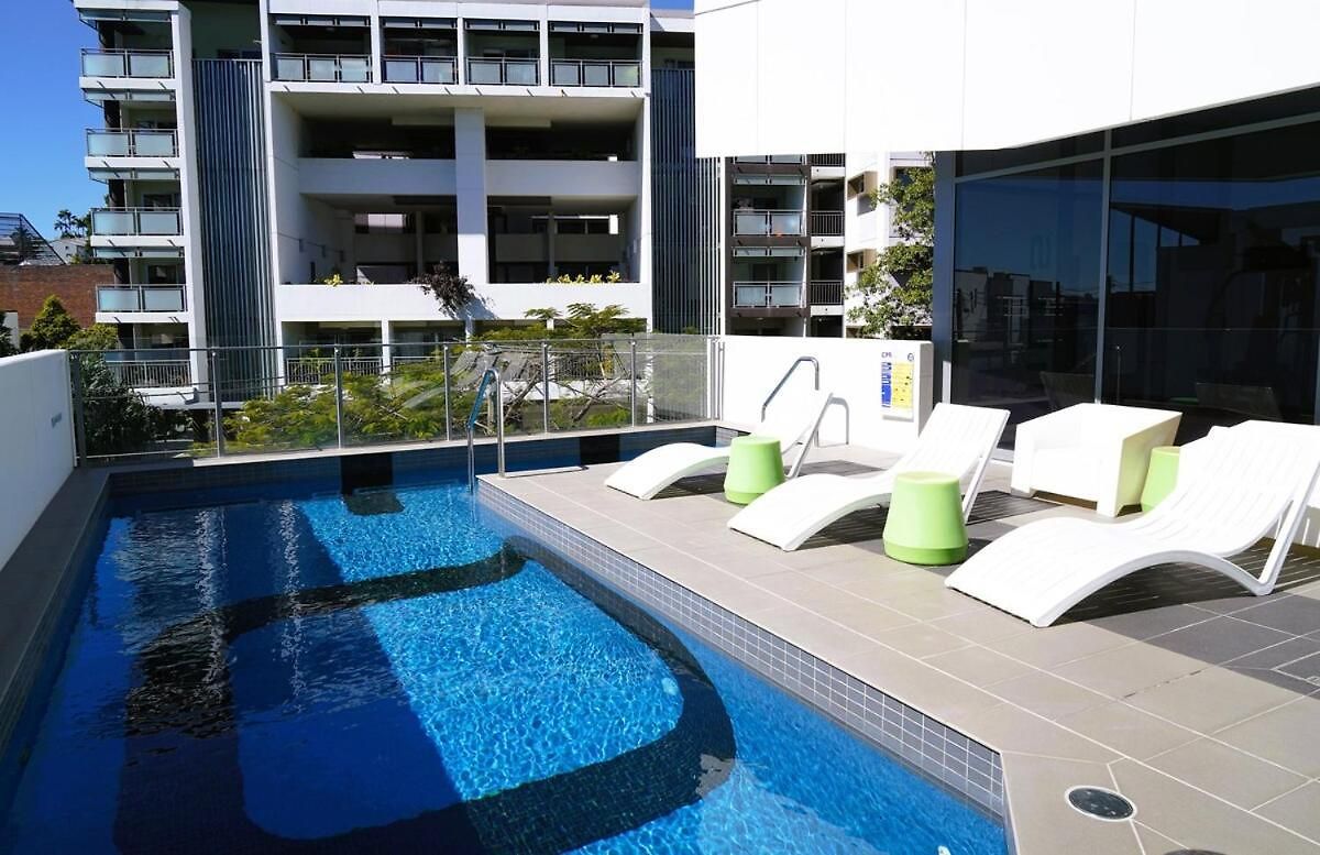 Inner-city 1br Near Showgrounds