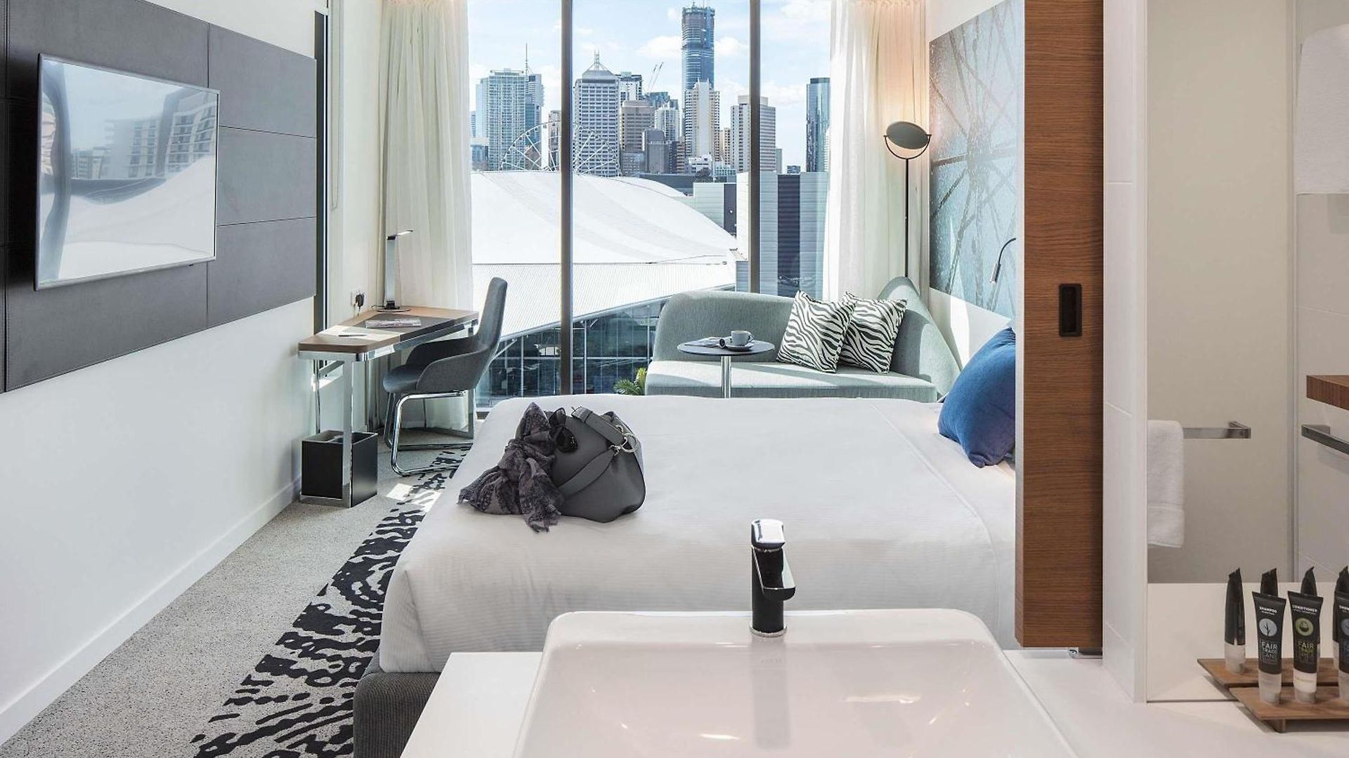 Novotel South Bank 5*