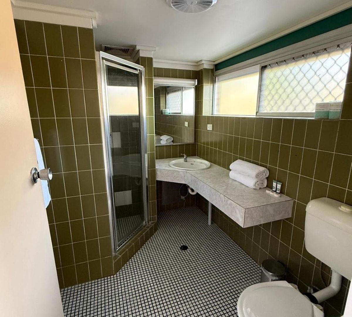 Acacia Ridge 3*
