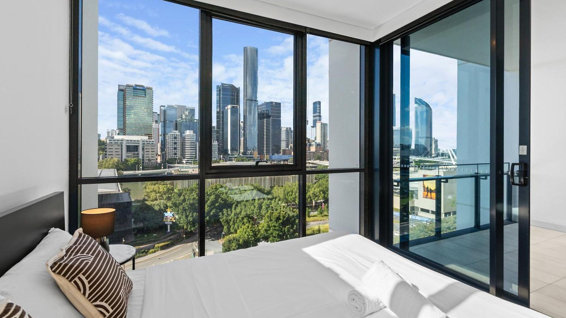 Apartment Skyline View 2beds River View
