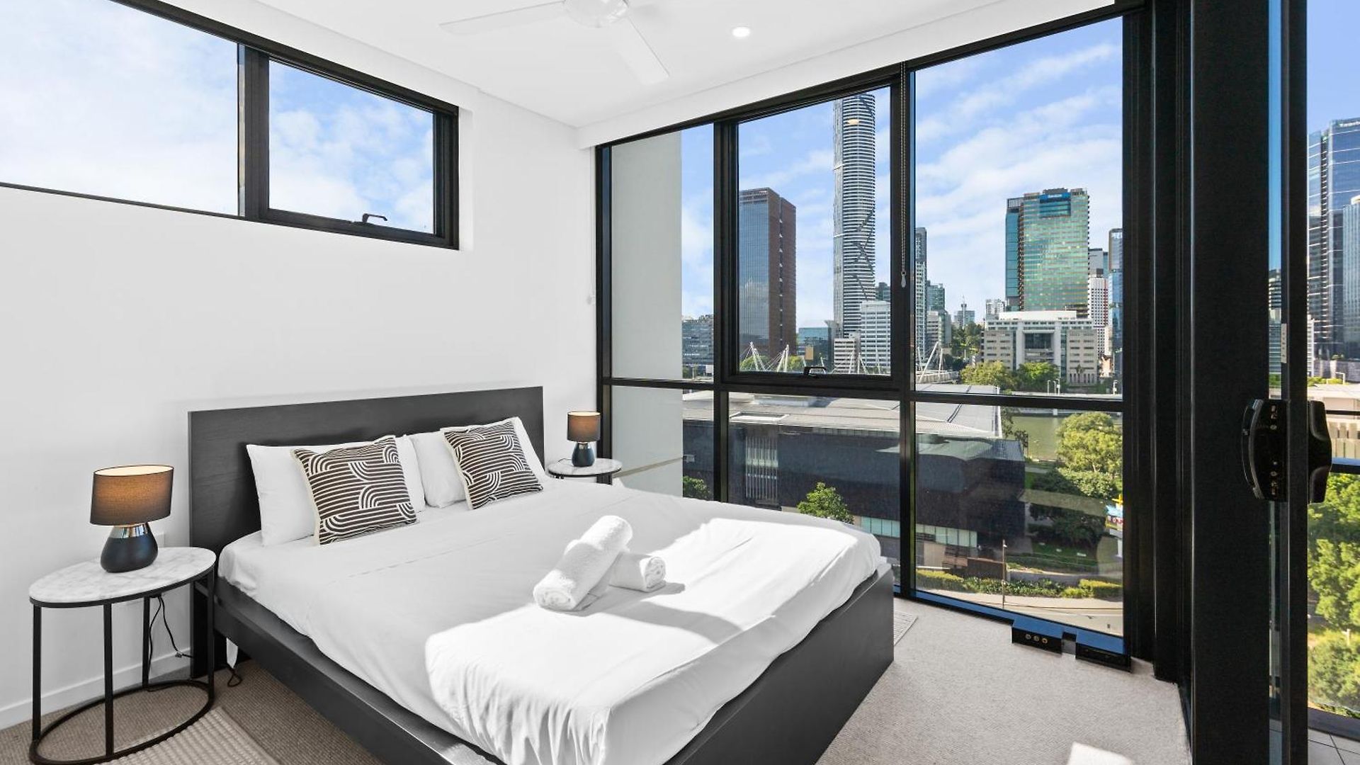 Skyline View 2beds River View Apartment Brisbane