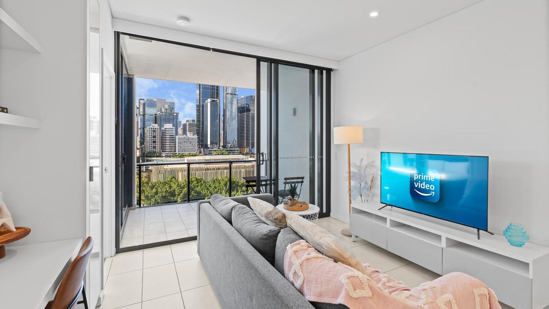 Skyline View 2beds River View Apartment