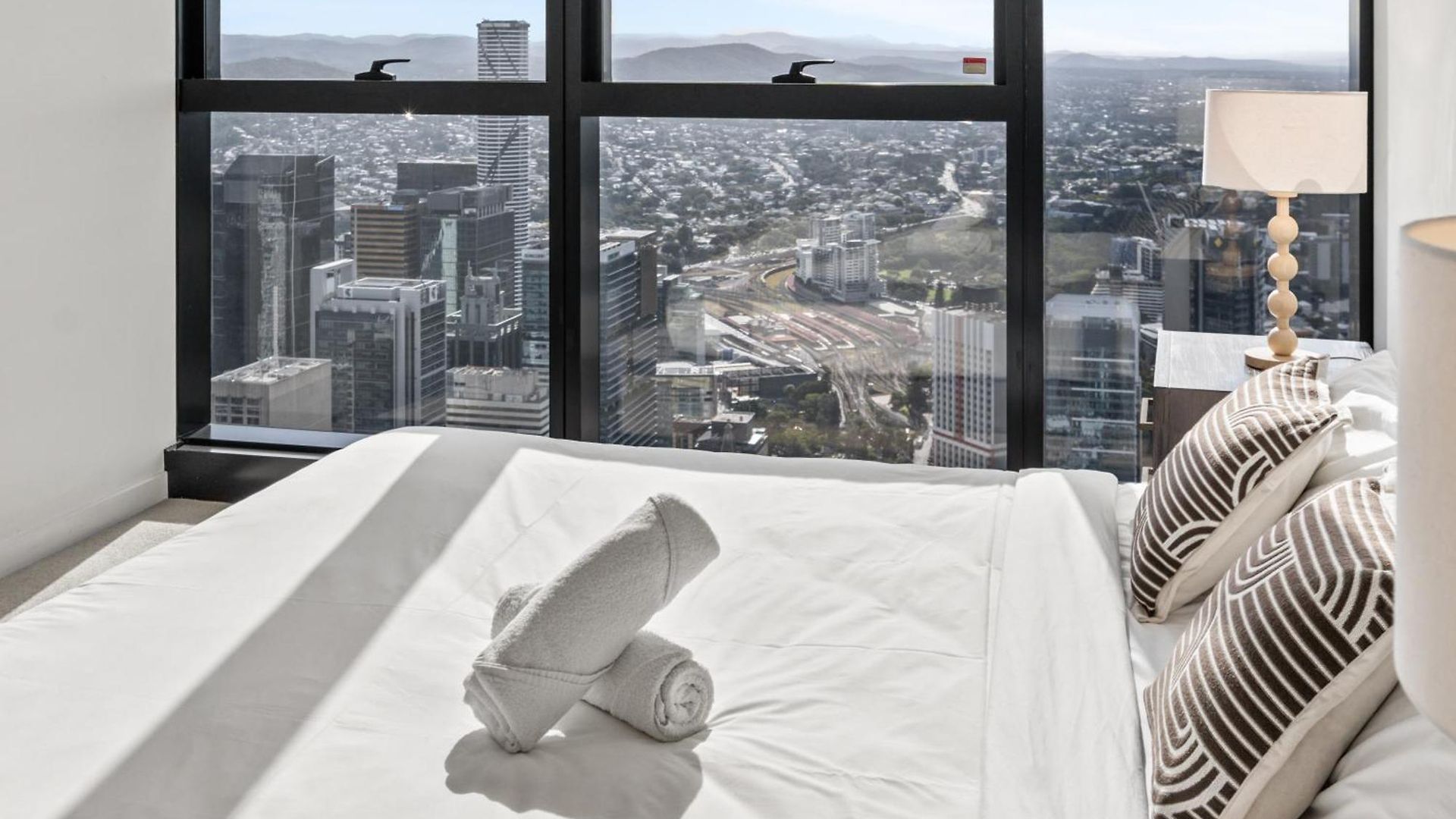 Skyline Heights 3beds Panoramic View Freeparking Apartment *