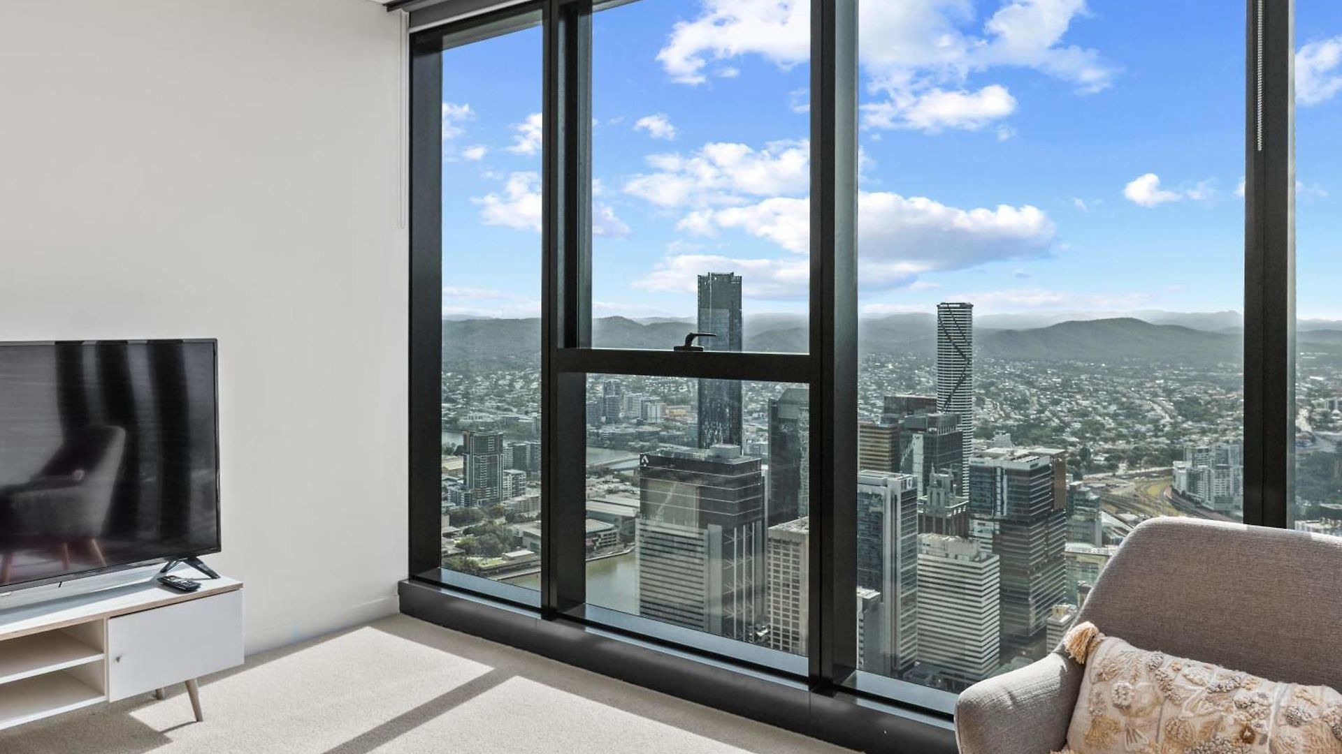 Skyline Heights 3beds Panoramic View Freeparking Apartment