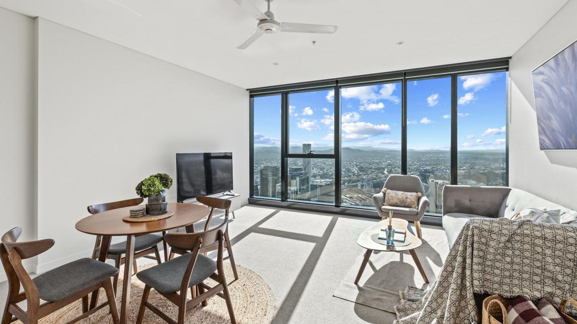 Skyline Heights 3beds Panoramic View Freeparking Apartment