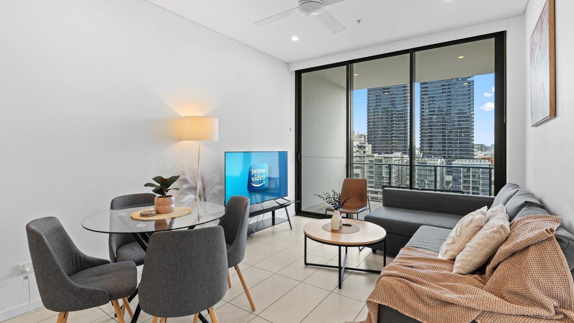 Apartment Art House With 2 Kingbeds At Cultural Centre *