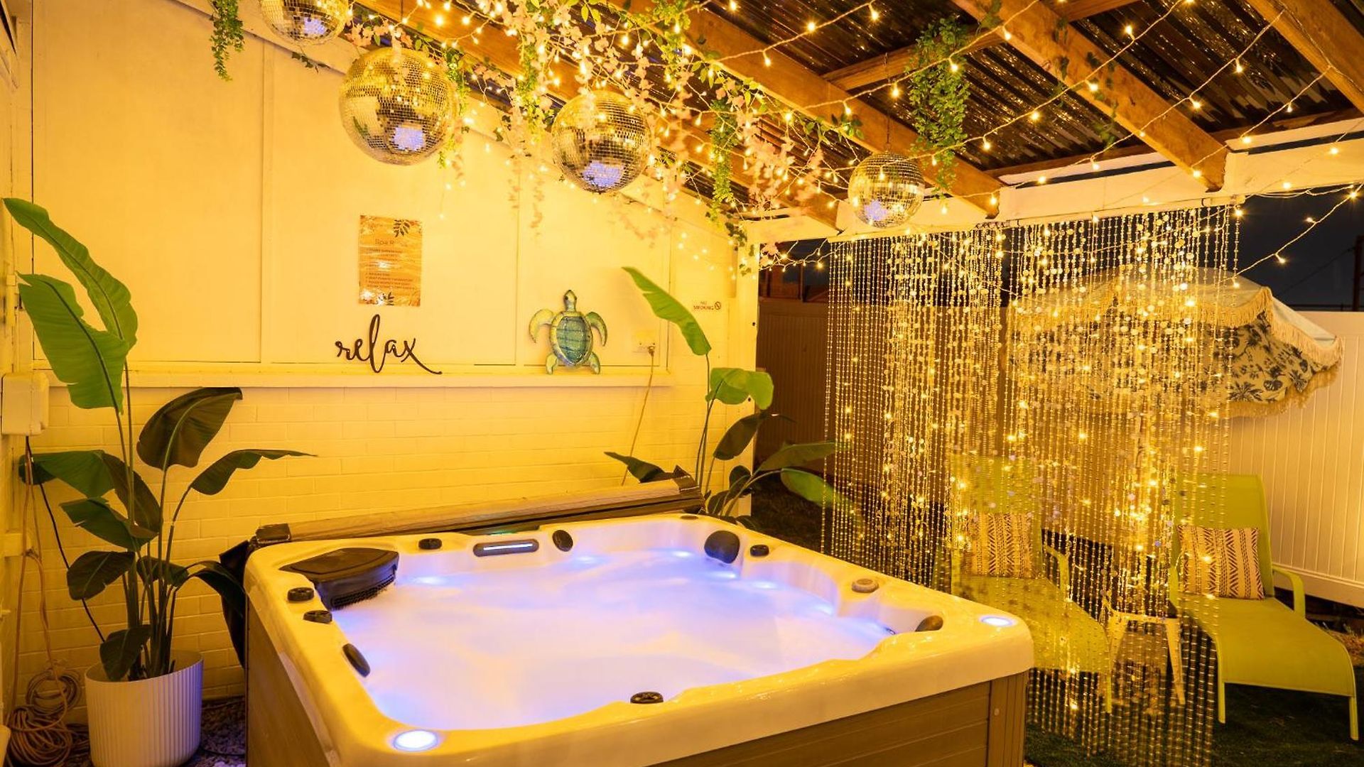 Hot Tub, Ice Bath, Gym, Sauna, Pool Table Coorparoo Haven Homestay