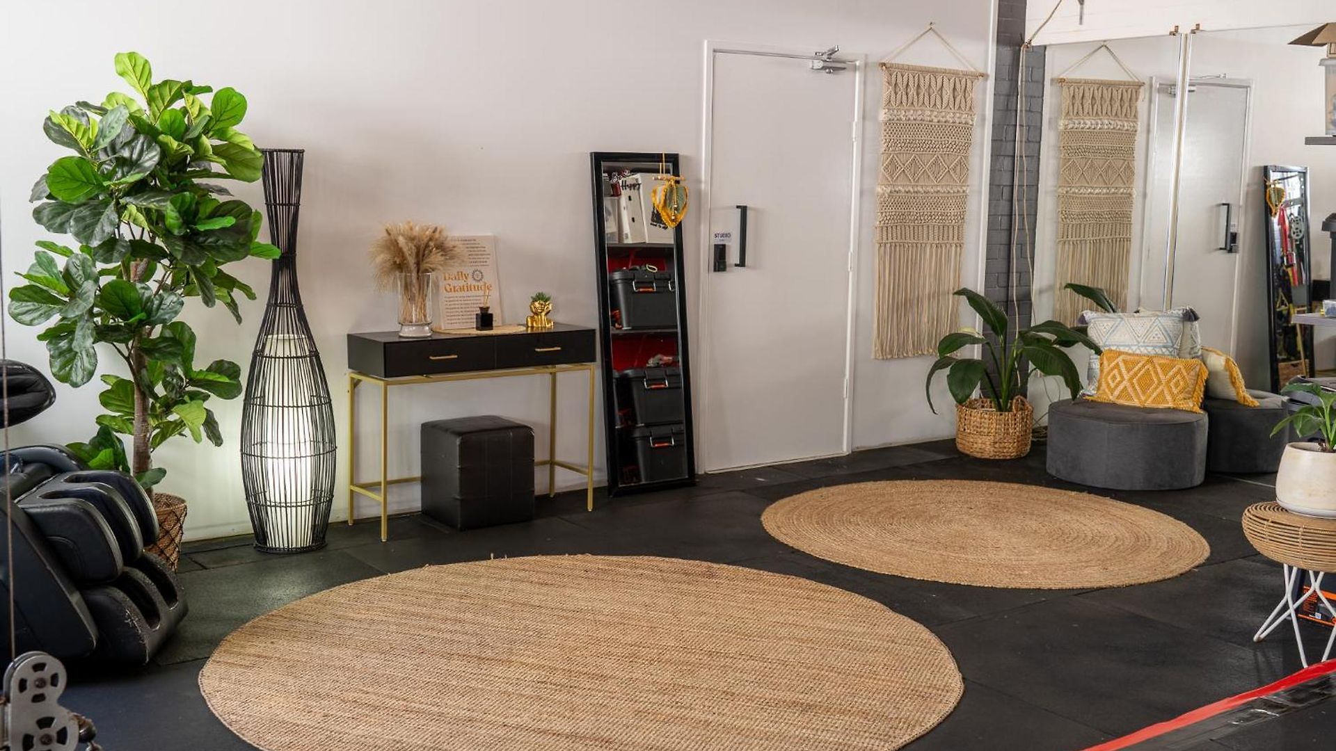 Hot Tub, Ice Bath, Gym, Sauna, Pool Table Coorparoo Haven Homestay Brisbane