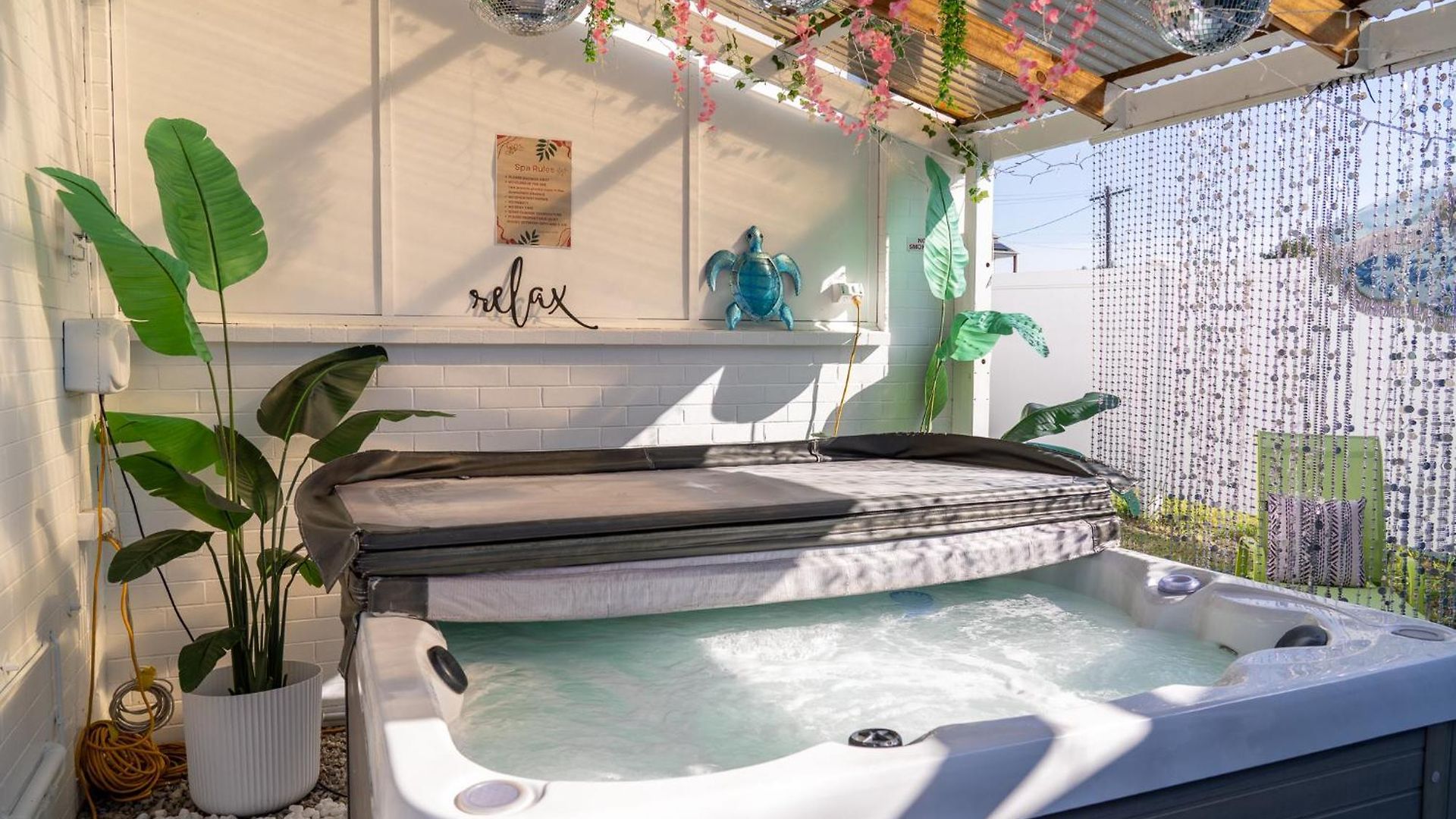 Hot Tub, Ice Bath, Gym, Sauna, Pool Table Coorparoo Haven Homestay