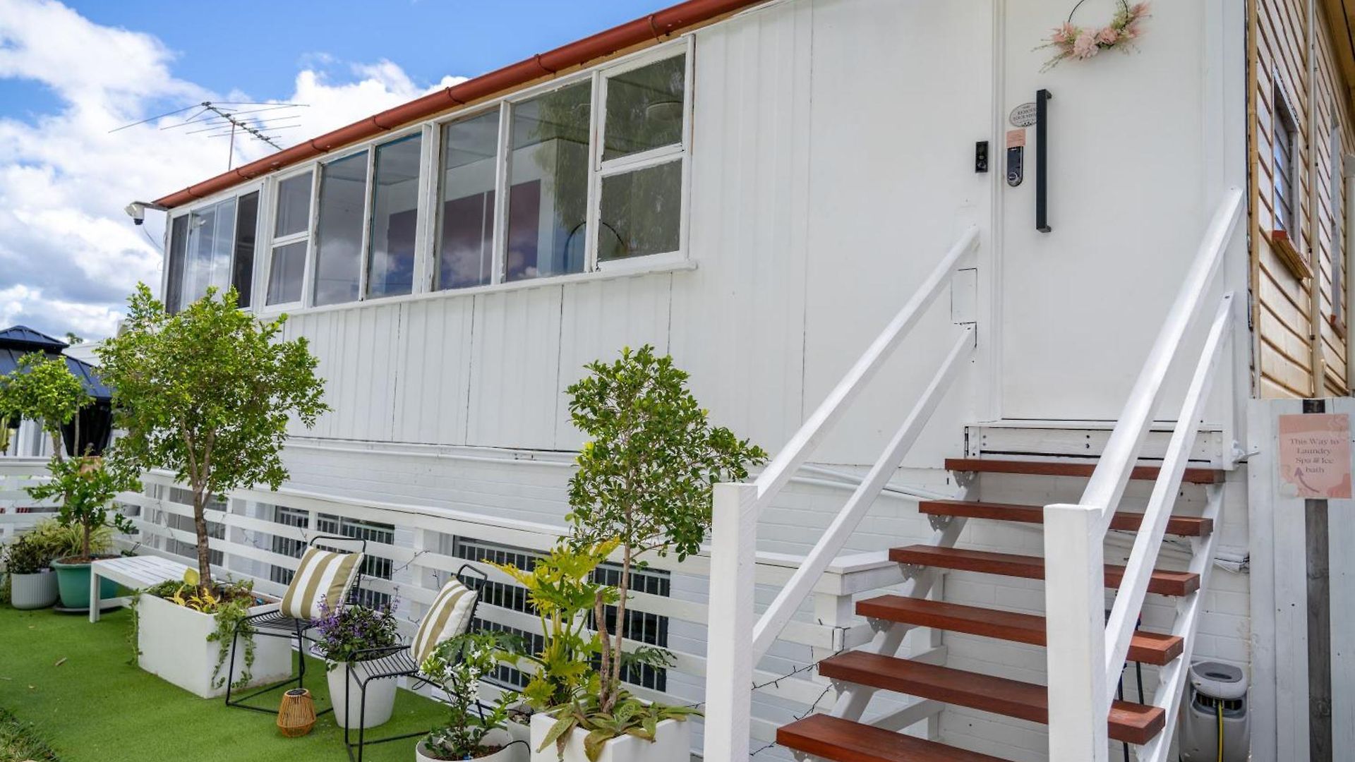Hot Tub, Ice Bath, Gym, Sauna, Pool Table Coorparoo Haven *