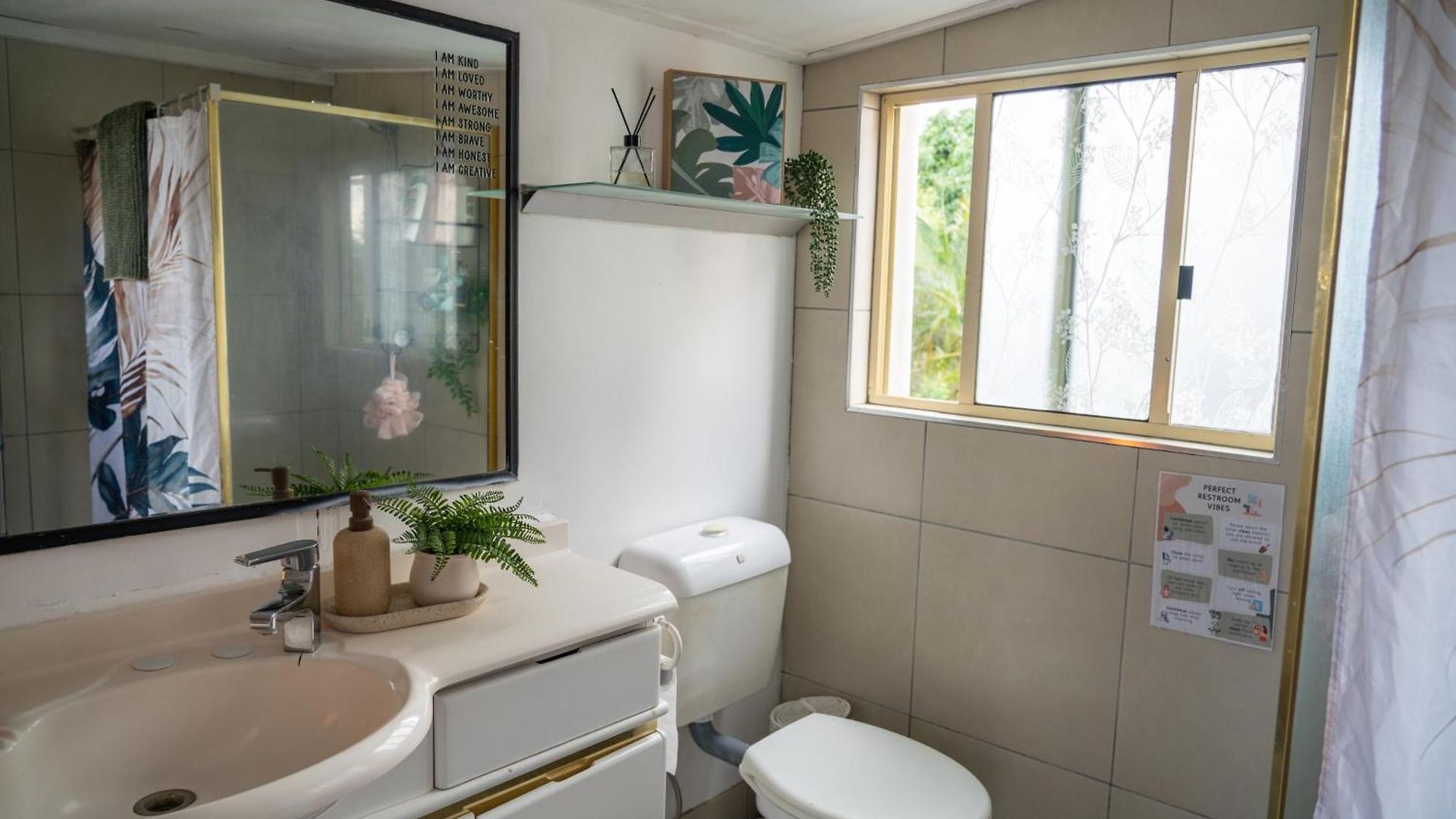 Hot Tub, Ice Bath, Gym, Sauna, Pool Table Coorparoo Haven * Brisbane