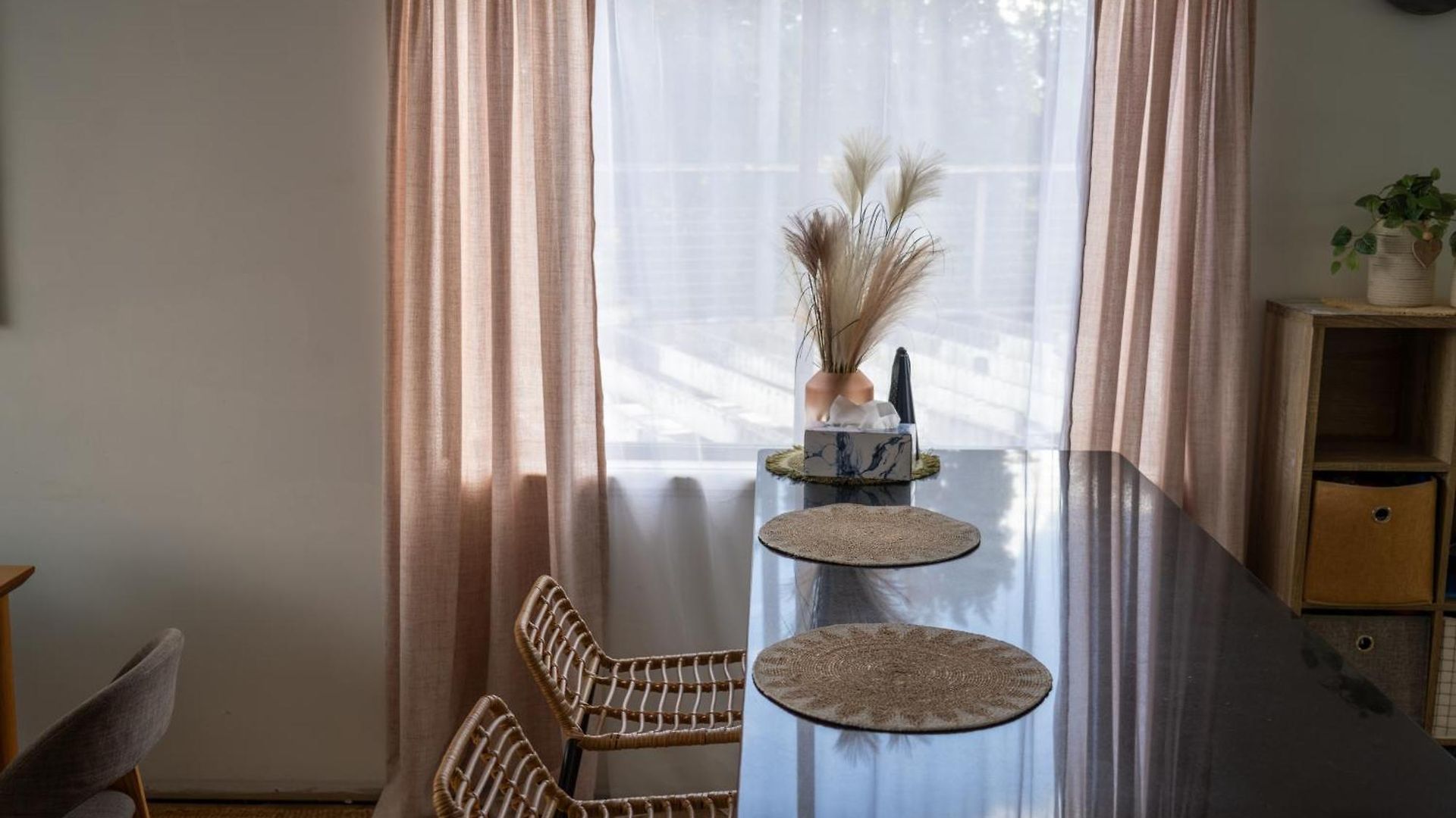 Homestay Hot Tub, Ice Bath, Gym, Sauna, Pool Table Coorparoo Haven
