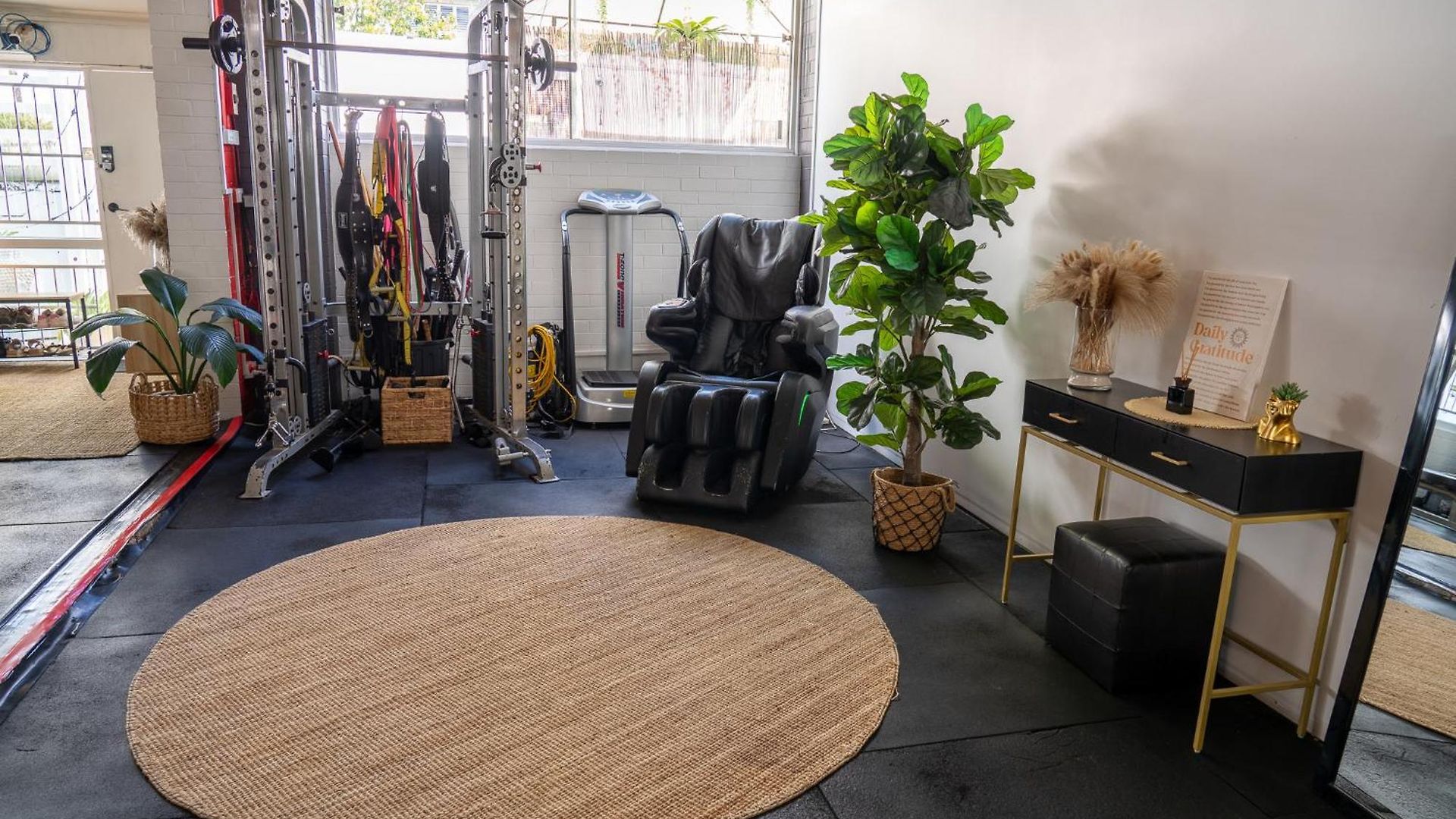 Hot Tub, Ice Bath, Gym, Sauna, Pool Table Coorparoo Haven Homestay *