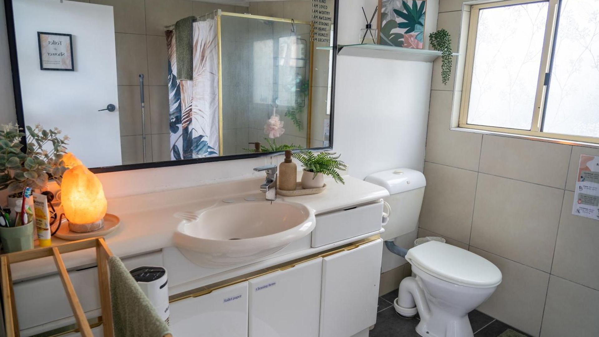 Hot Tub, Ice Bath, Gym, Sauna, Pool Table Coorparoo Haven