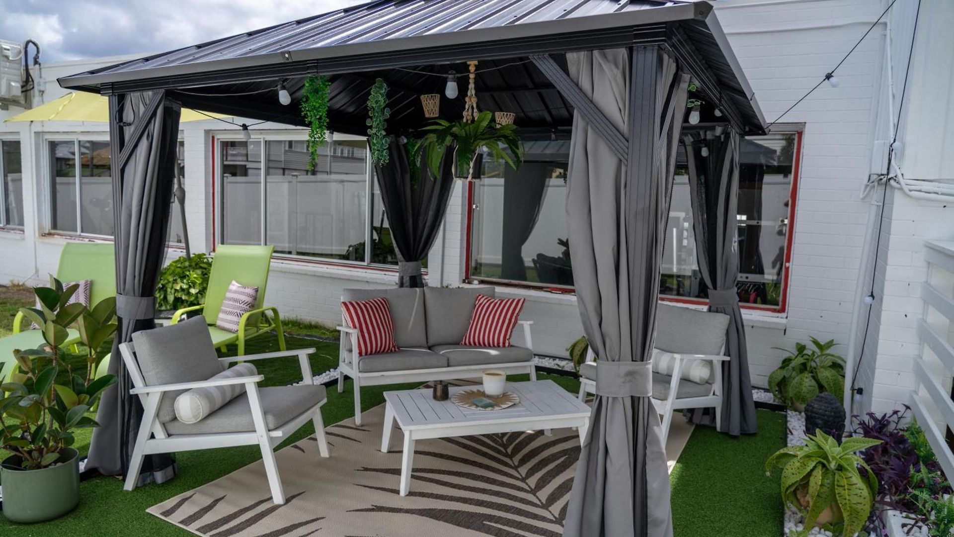 Hot Tub, Ice Bath, Gym, Sauna, Pool Table Coorparoo Haven Homestay