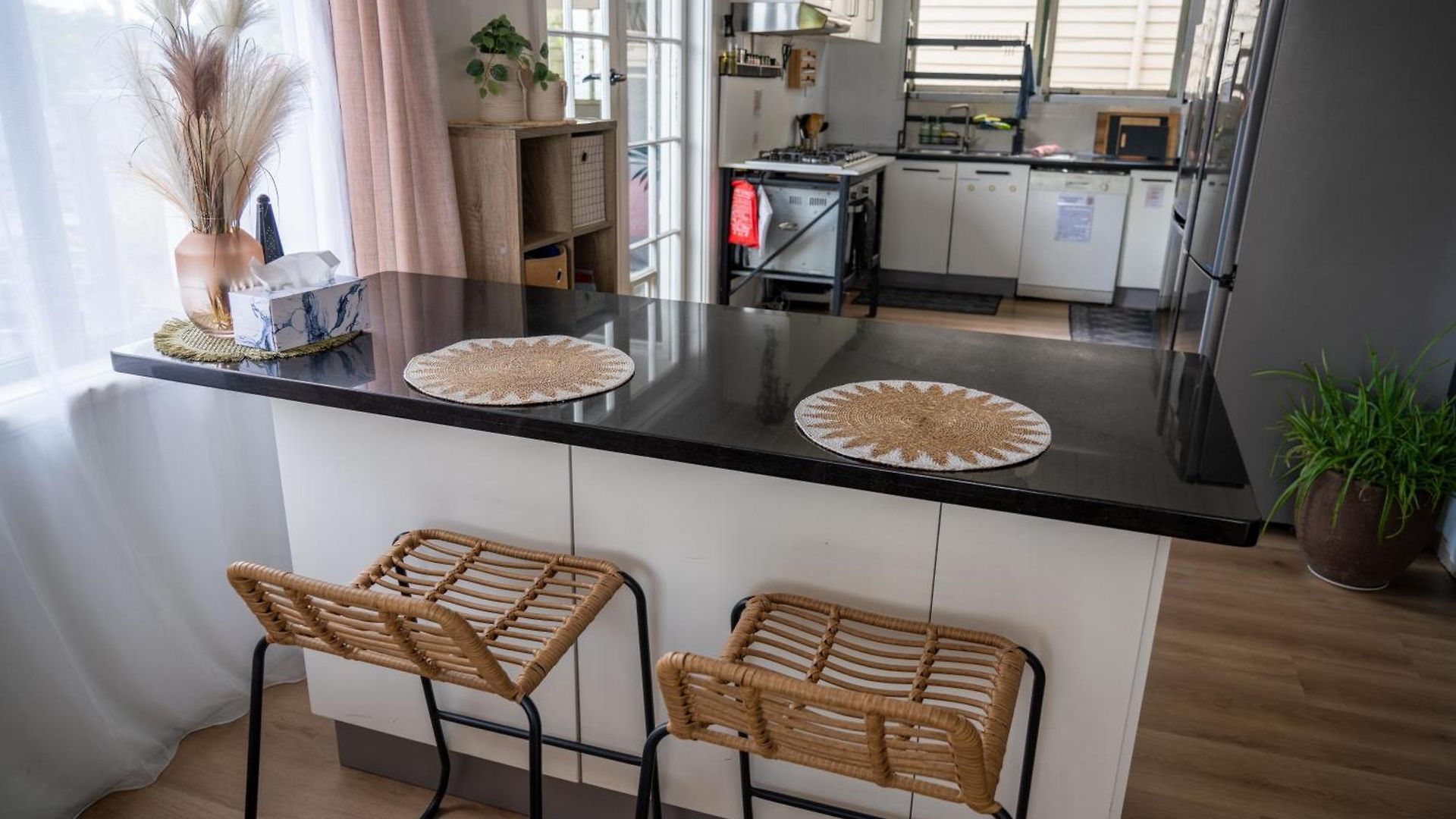 Hot Tub, Ice Bath, Gym, Sauna, Pool Table Coorparoo Haven *