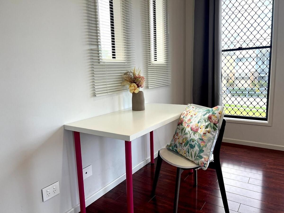 14a Convenient Ensuite In Coopers Plains Country house
