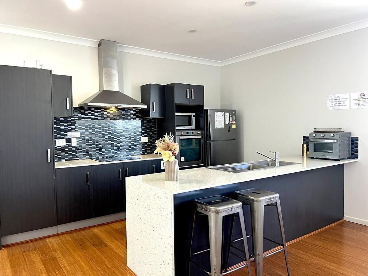 Country house 14a Convenient Ensuite In Coopers Plains Brisbane