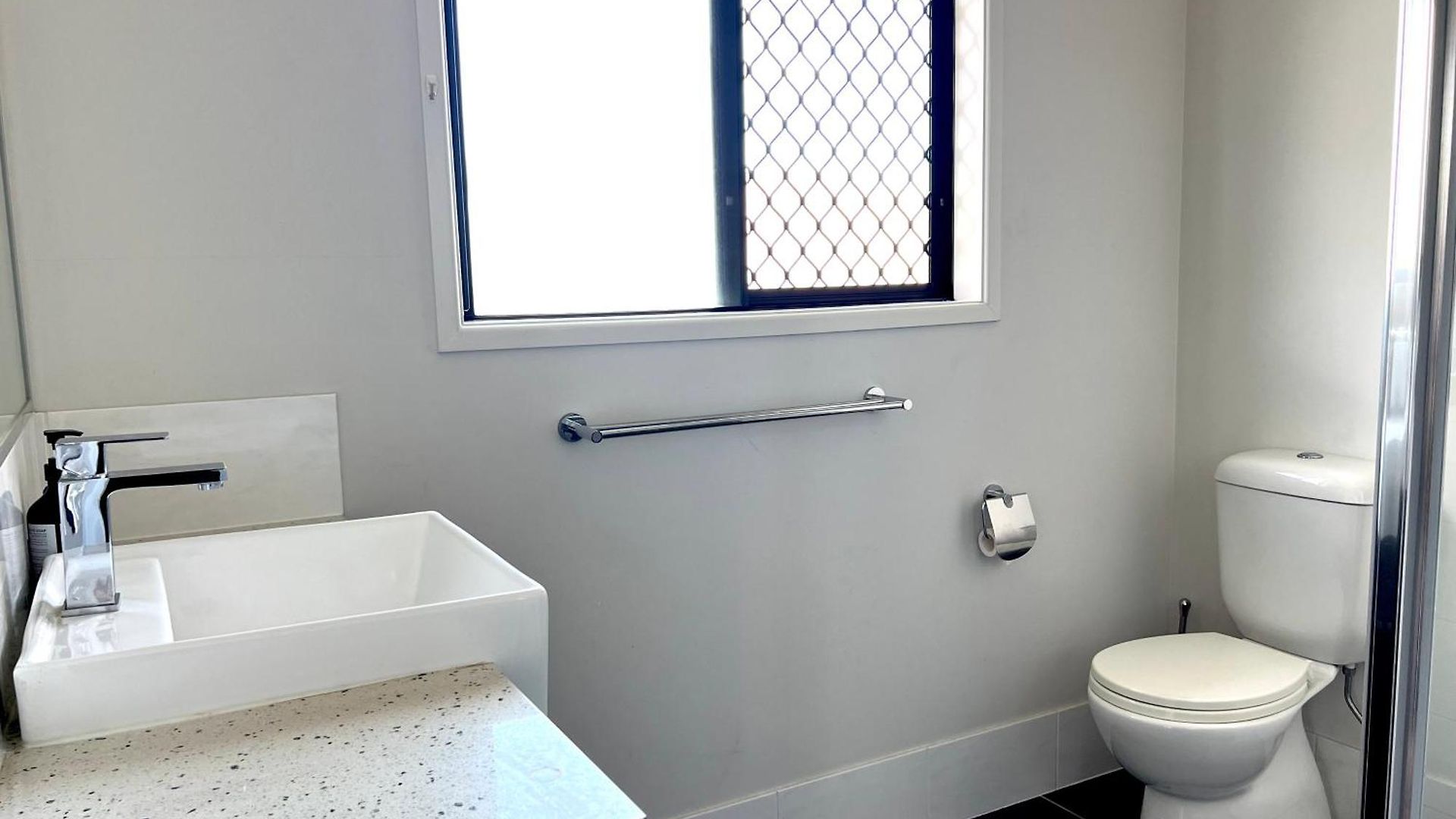 14a Convenient Ensuite In Coopers Plains Brisbane