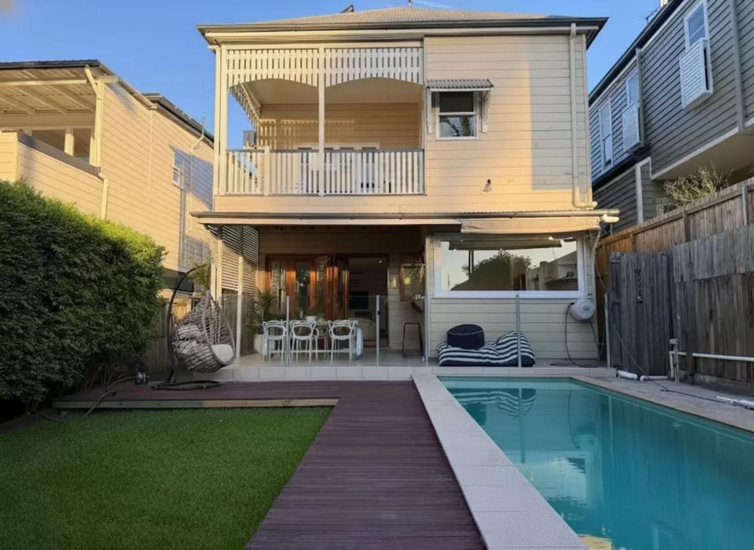 Holiday home East Federation-style Pool