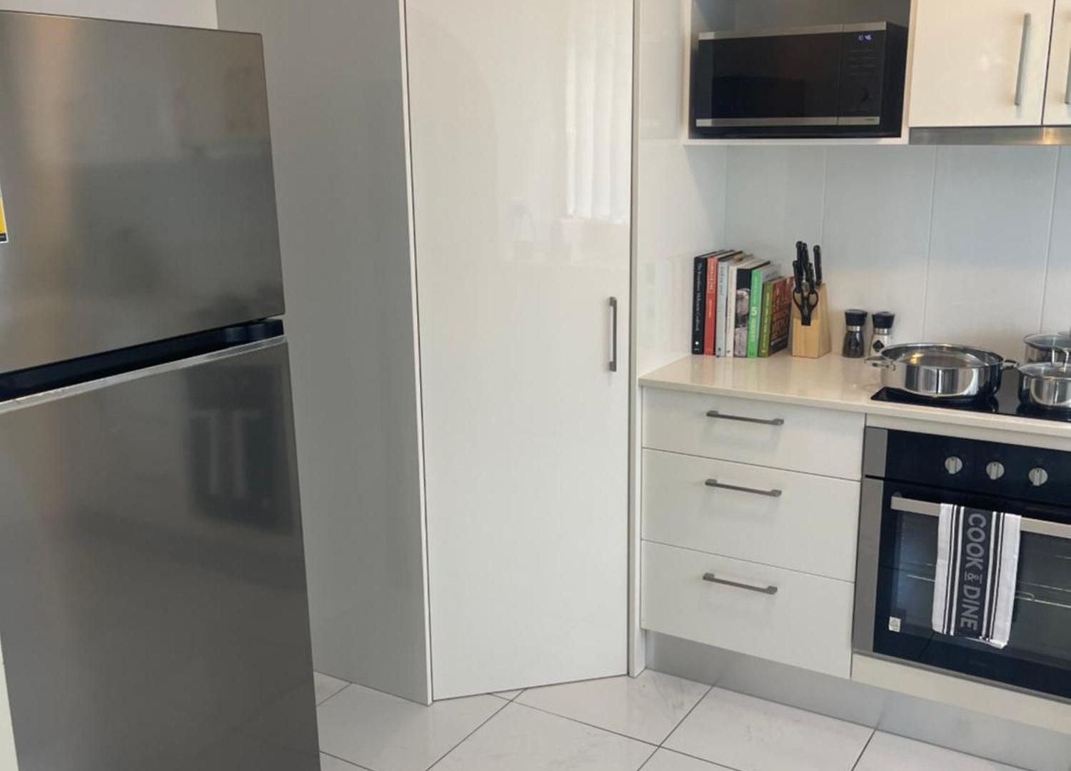 2 Bed Ground Flr Gaythorne Courtyard Apt, Parking Apartment *