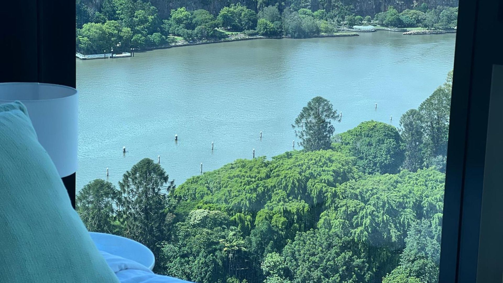 A Gallery In The Sky! Balcony, Pool And Parking At Skytower Level 33 Views In Brisbane! Apartment Brisbane