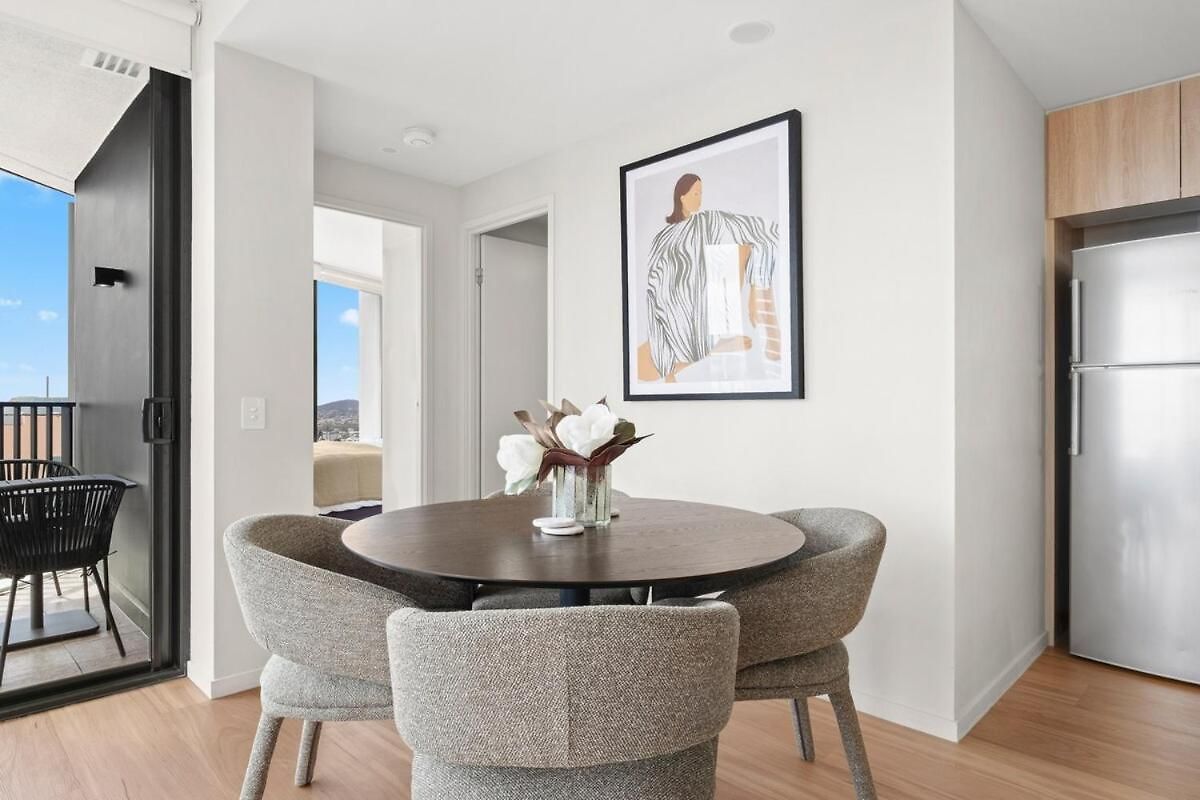 The Story - 2bed-2bath-2car-pool-views - Cbd Brisbane