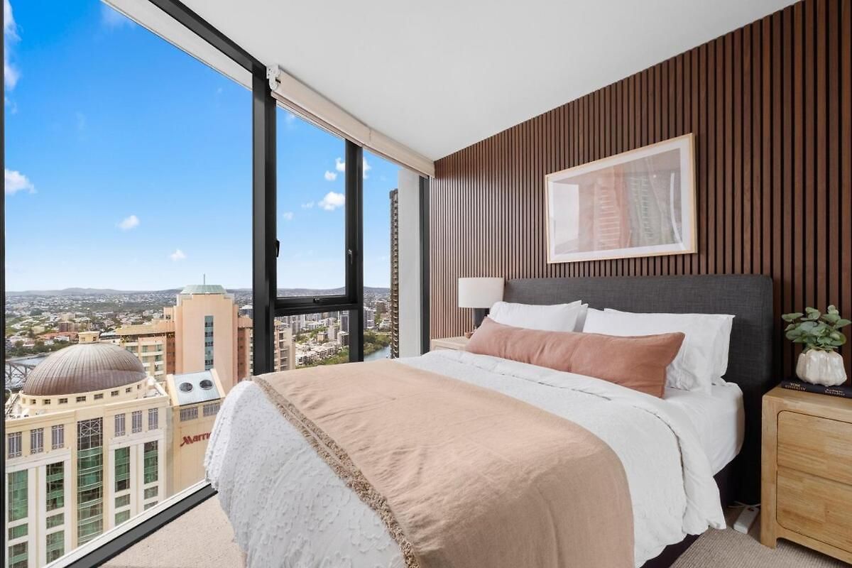 The Story - 2bed-2bath-2car-pool-views - Cbd * Brisbane