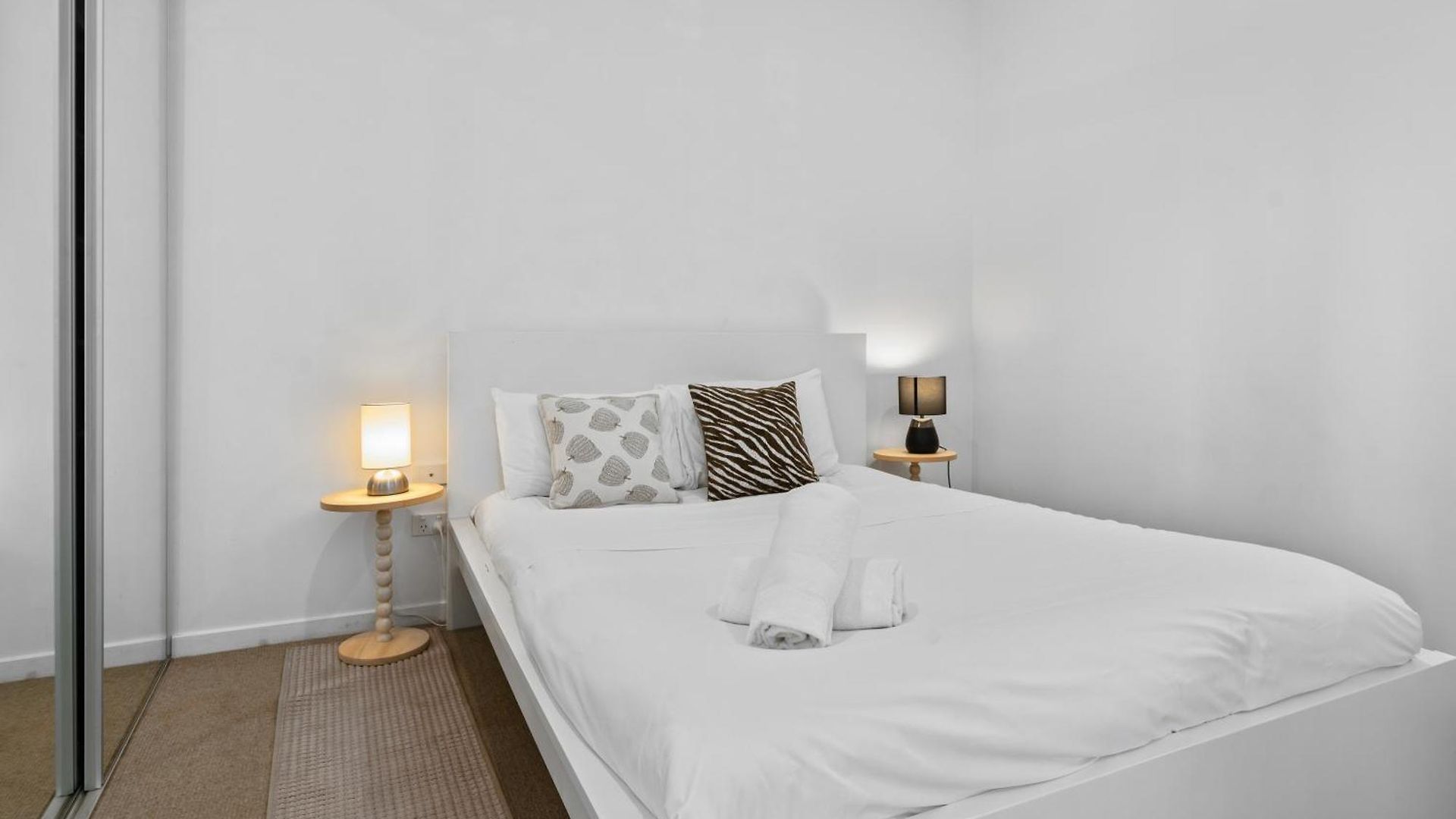 Modern 2br With River View & Free Parking! *