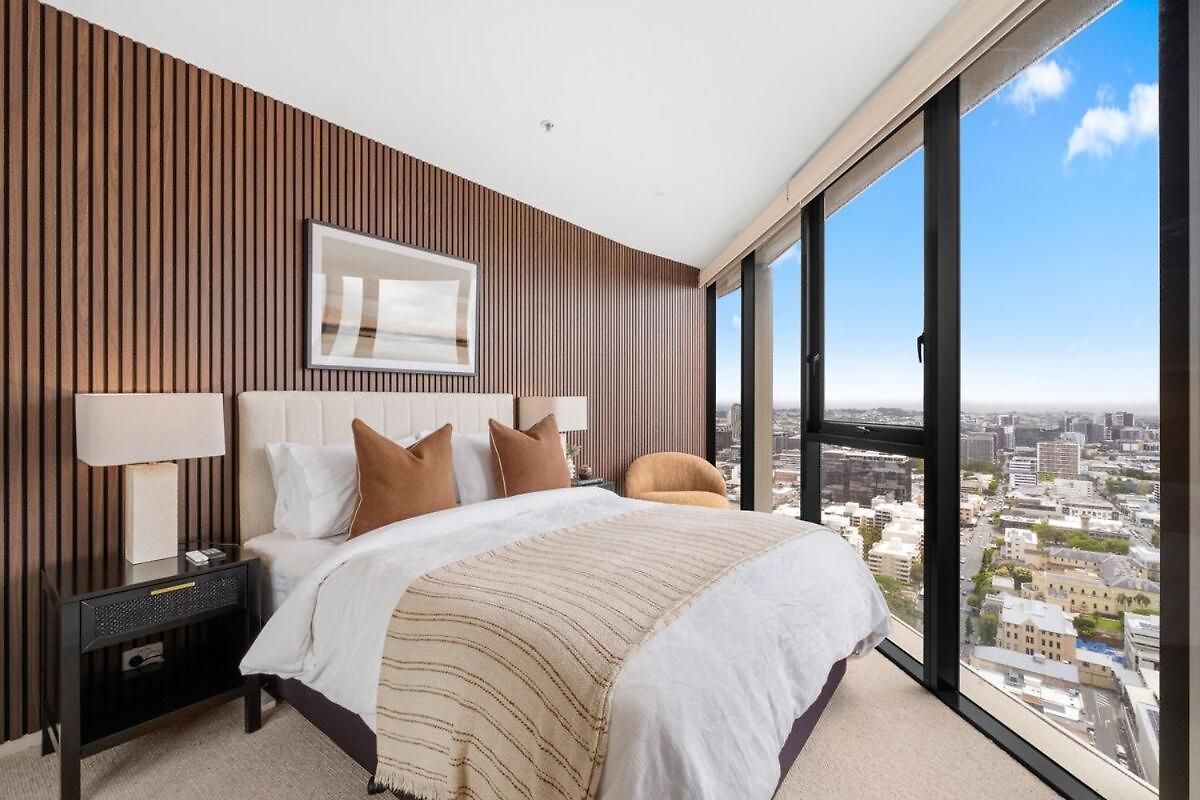 The Story - 2bed-2bath-2car-pool-views - Cbd Apartment Brisbane