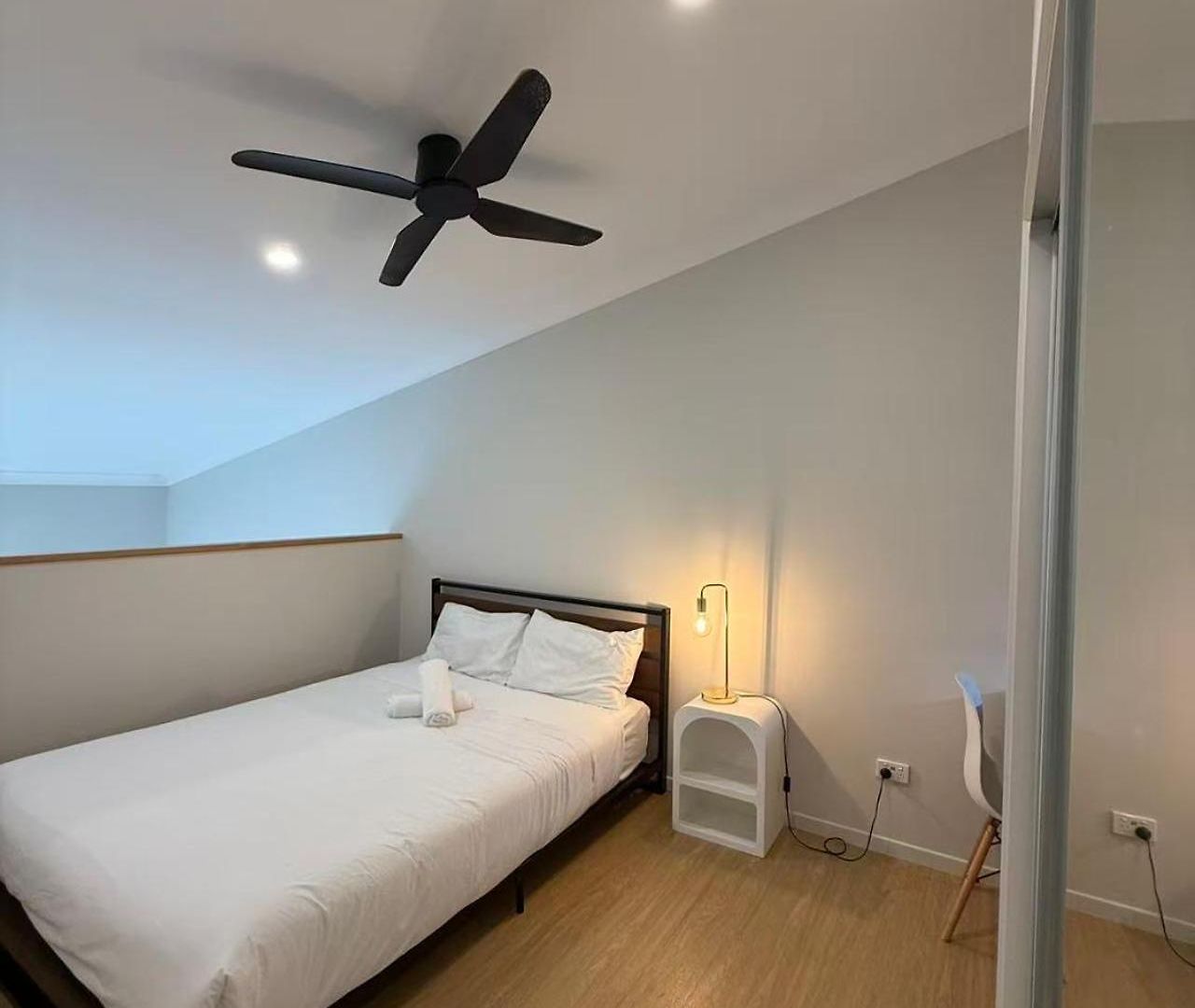Homestay Cozy Sunnybank Base - Unit 3 | Near Shops & Eats Brisbane