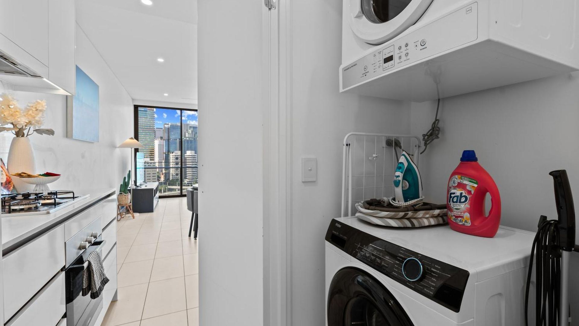 Modern 2br With River View & Free Parking! Apartment Brisbane