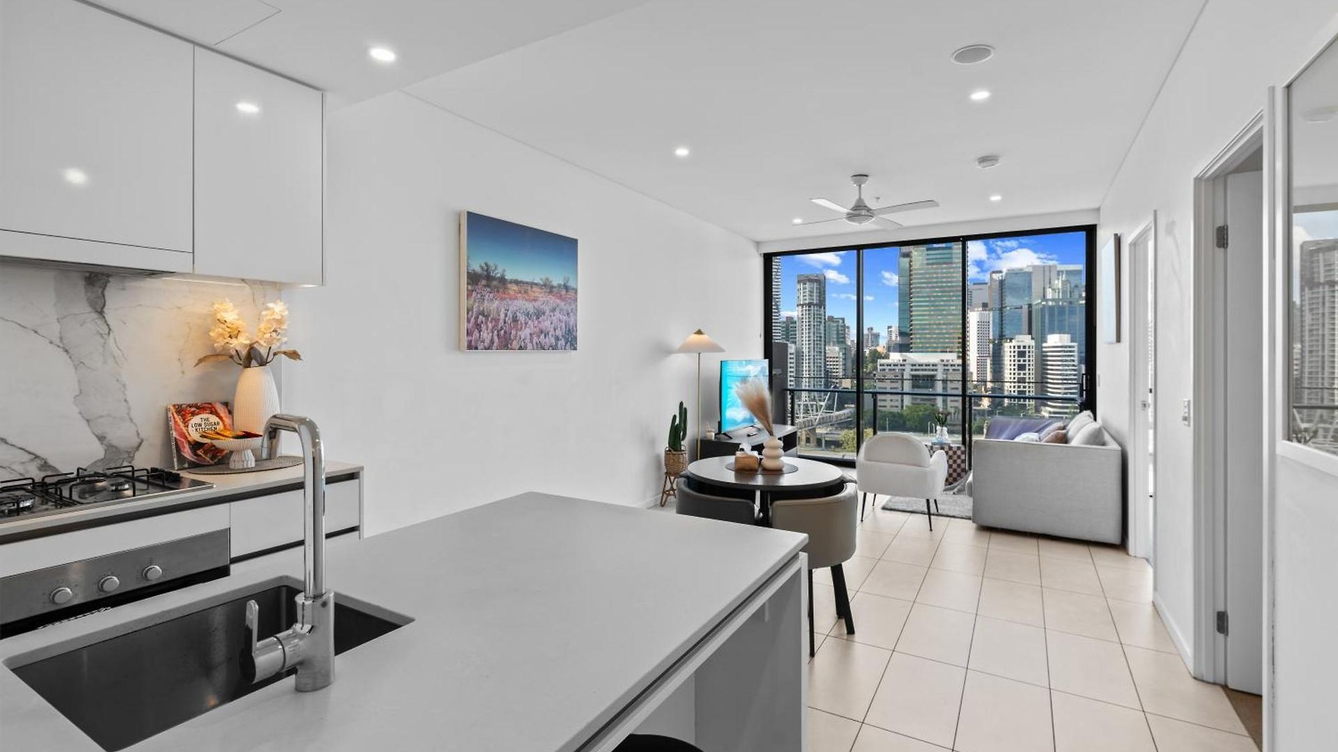 Modern 2br With River View & Free Parking! *